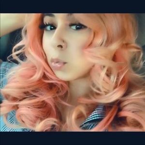 Meet your Posher, Kayla